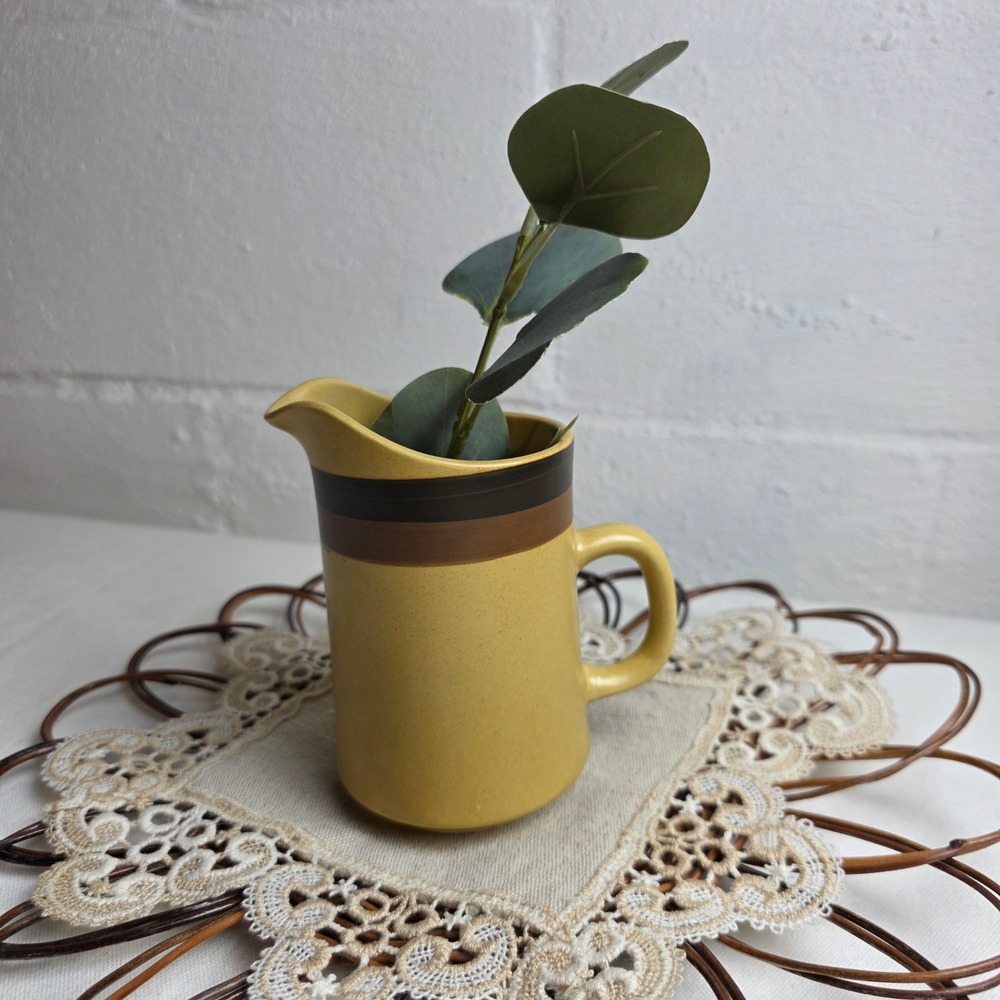 Arrow Stone Kasuga Showa Zuni Maize Stoneware Creamer Yellow Brown MCM Japan